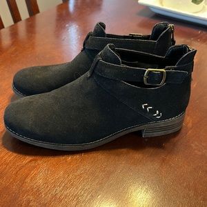 Sketchers air cooled memory foam booties NWOT